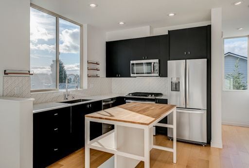 Building Photo - Stunning Modern 2 Bedroom Townhome in Ballard! AVAILABLE January 10th!
