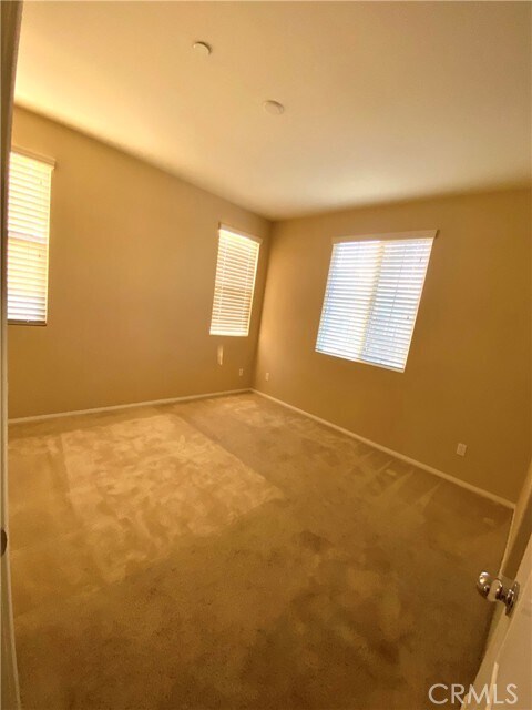 Building Photo - 17871 Shady View Dr