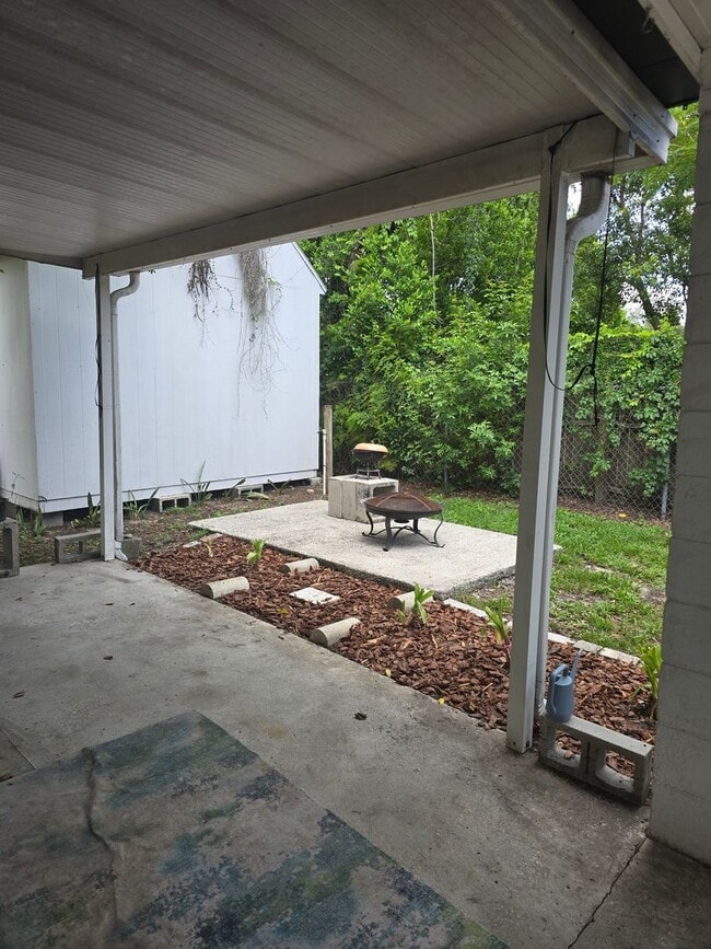Building Photo - Well-Maintained 3-Bedroom Home with Workshop and Fenced Yard
