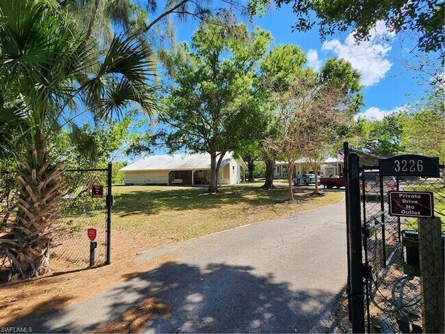 Primary Photo - 3226 Van Buren Ave