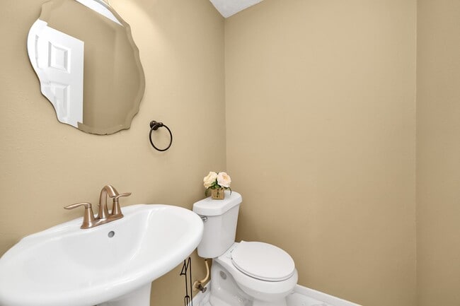 Building Photo - 1111 Cascade Creek Dr