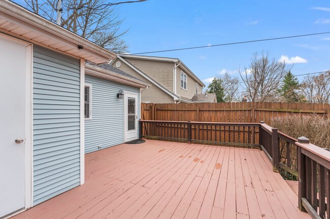 Building Photo - Charming 3-Bedroom Ranch in Warwick Village!