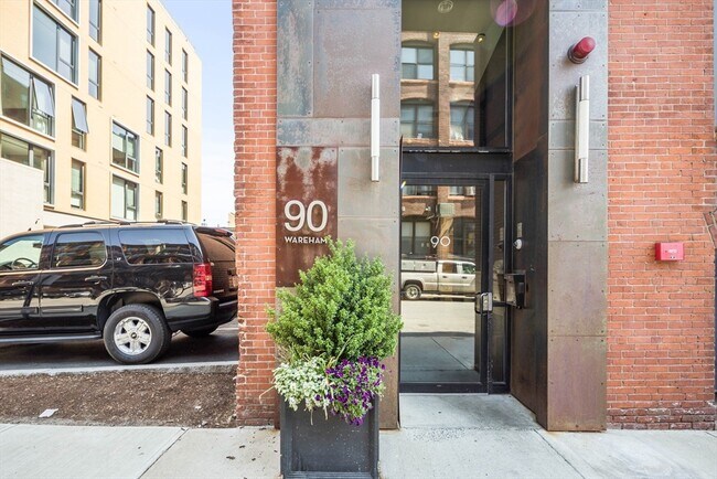 Building Photo - 90 Wareham St