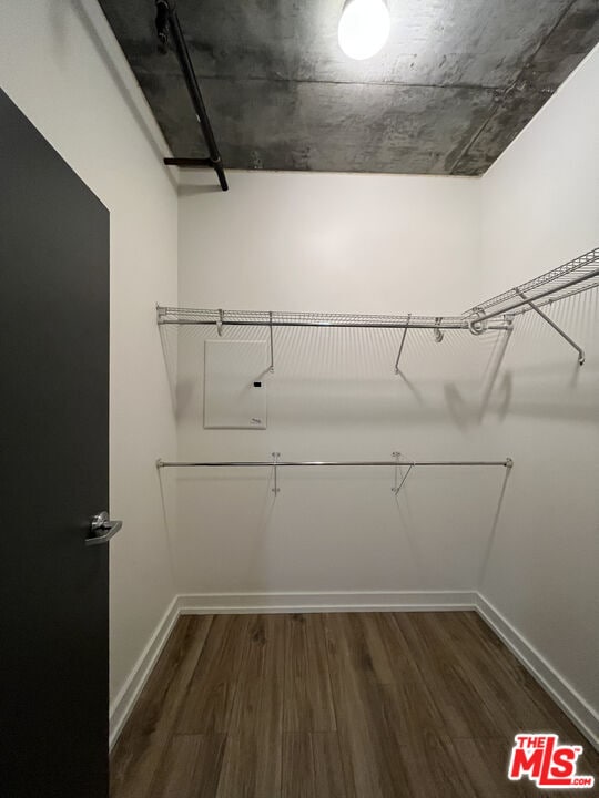Building Photo - 645 W 9th St