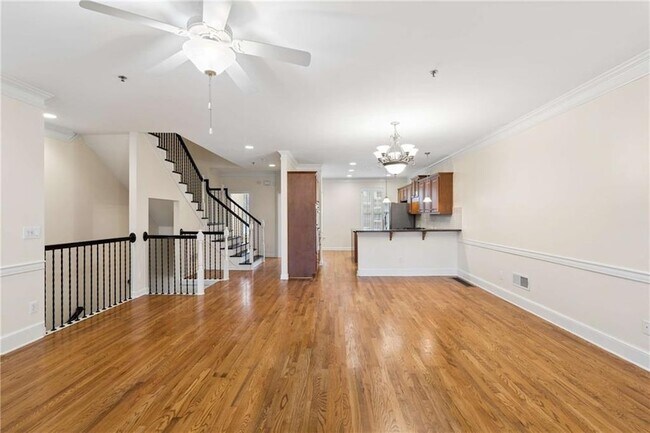 Building Photo - 610 Vinings Estates Dr SE