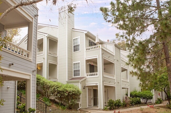 Building Photo - U268L