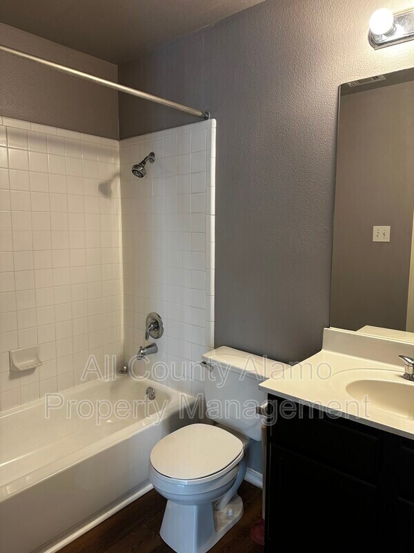 Building Photo - 312 Silver Wing