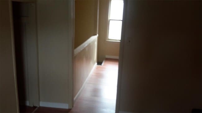 Building Photo - 8544 Roselawn St