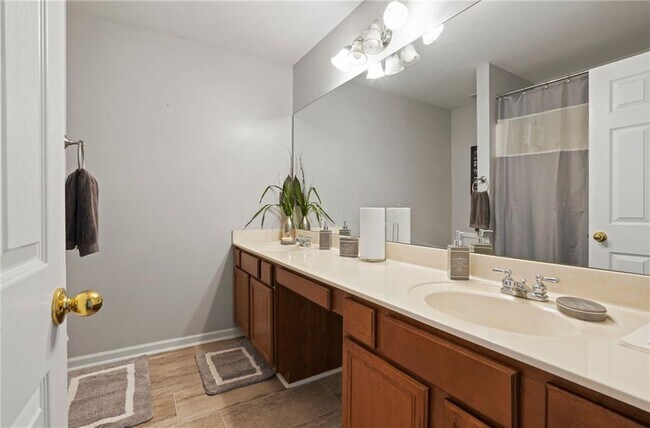 Building Photo - 3224 Wolf Club Ln SW