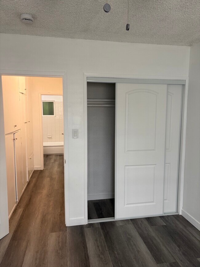 Building Photo - 14017 Dicky St