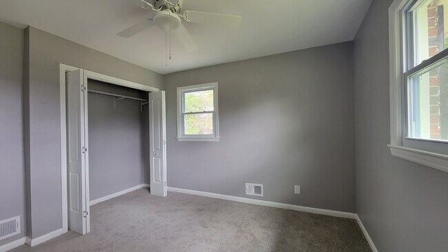 Building Photo - Spacious 3 Bedroom Home in District 6 – Re...