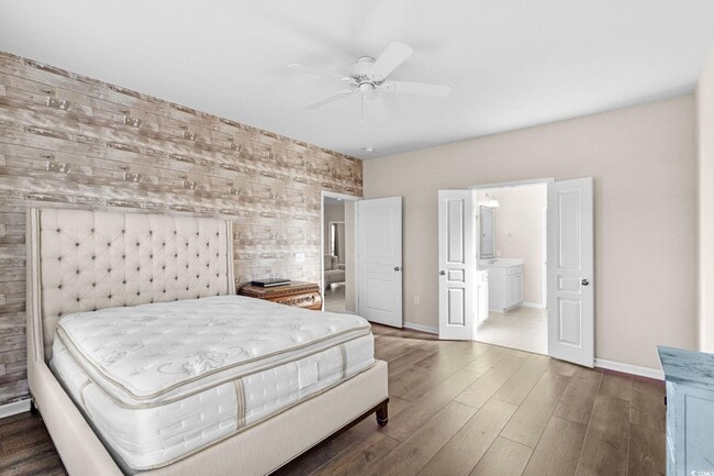 Building Photo - 2401 Hobart St