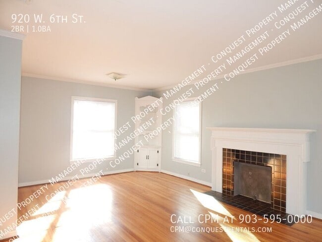 Building Photo - 920 W 6th St