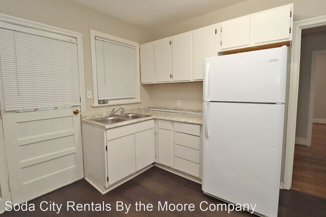 Building Photo - 3 br, 1 bath House - 216 South Holly Street