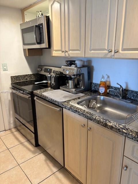 Building Photo - 290 Sunrise Dr