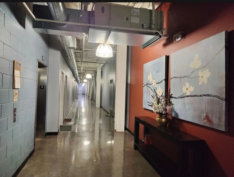 Hallway - 5200 Peachtree Rd
