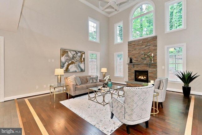 Building Photo - 6526 Dearborn Dr