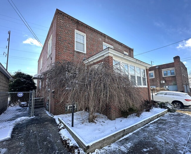 Primary Photo - 5817 Keystone St
