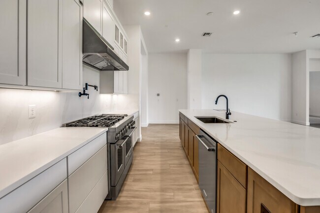 Building Photo - 20161 SE Bridgewater Dr