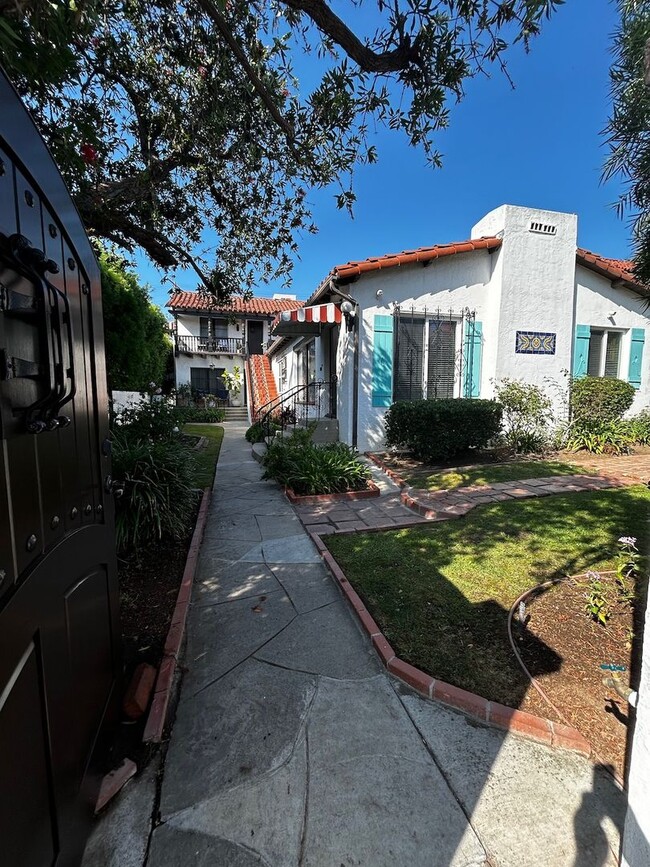 Building Photo - 257 Granada Ave