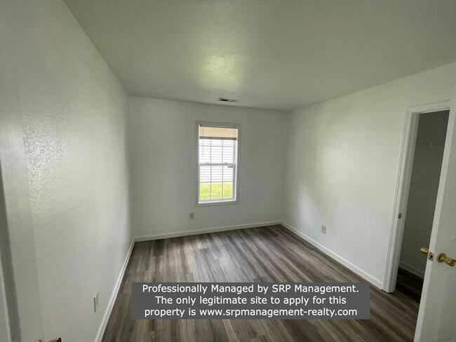 Building Photo - Great Three Bedroom Ranch with Fenced Yard...