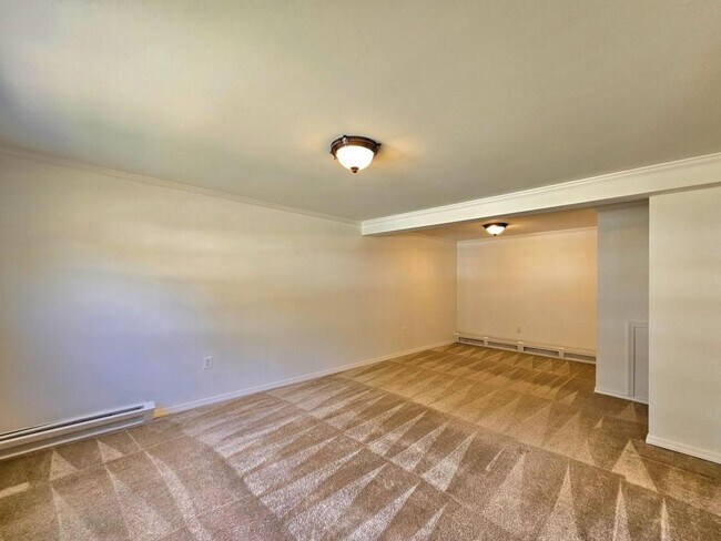 Building Photo - 4123 Glendale Rd