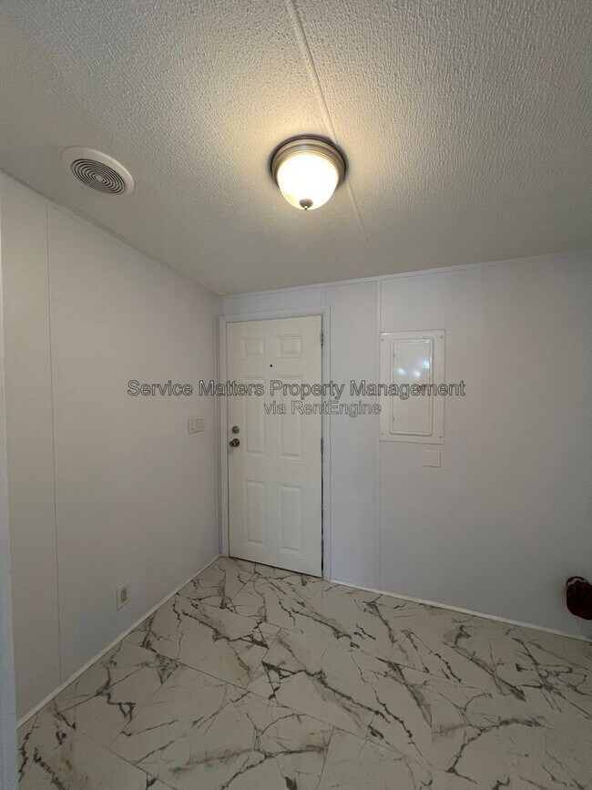 Building Photo - 8006 Malone Rd