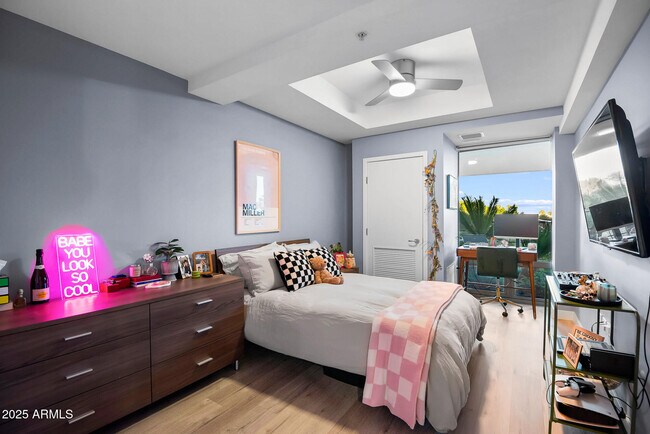 Building Photo - 7167 E Rancho Vista Dr