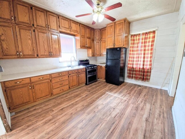 Building Photo - 6670 N Hwy 38