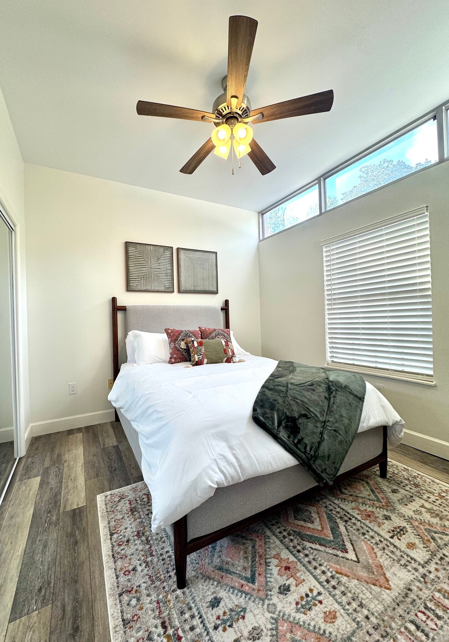 Queen Bedroom 2 - 1700 Clinch Ave