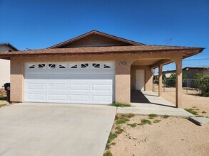 Building Photo - Beautiful 2 Bedroom Home