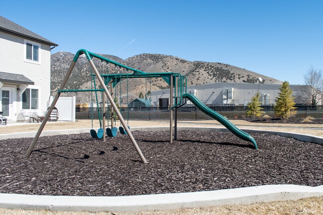 Building Photo - 378 N 100 W