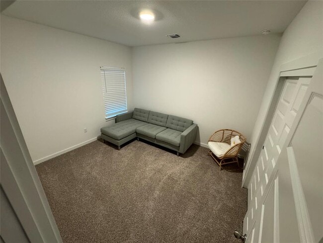 Building Photo - 204 James River Dr
