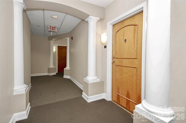 Building Photo - 401 N Church St