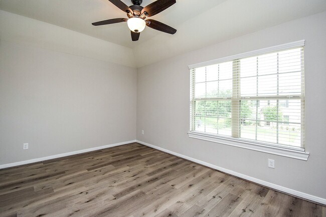 Building Photo - 24918 Meadowthorn Crest Ln
