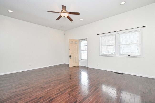 Building Photo - 4110 Eileen Dr