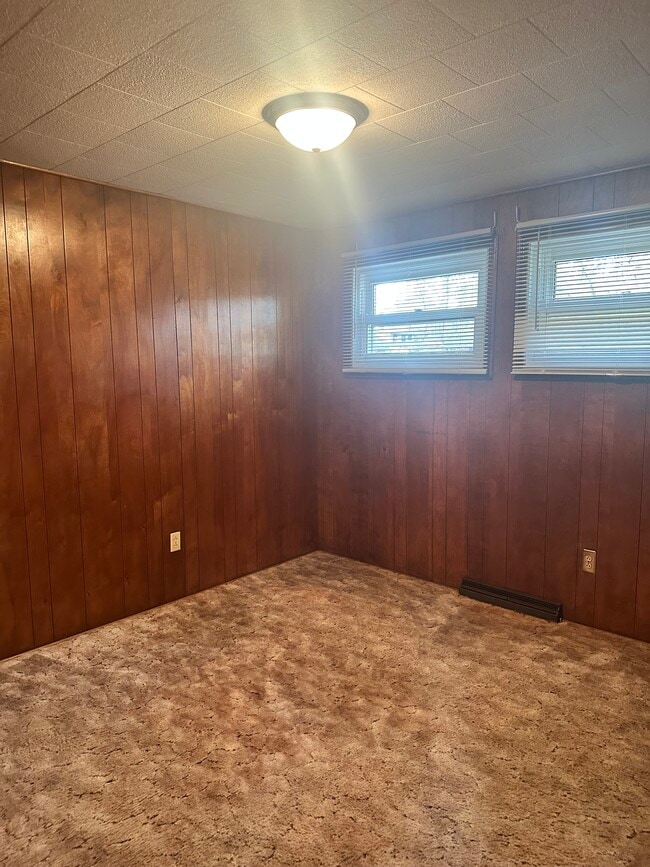 Building Photo - 2631 Tatham Rd