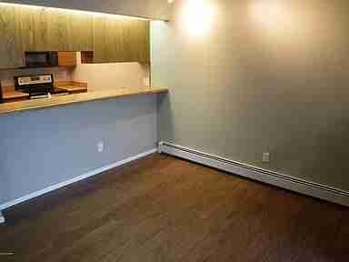 Building Photo - 1600 Eastridge Dr