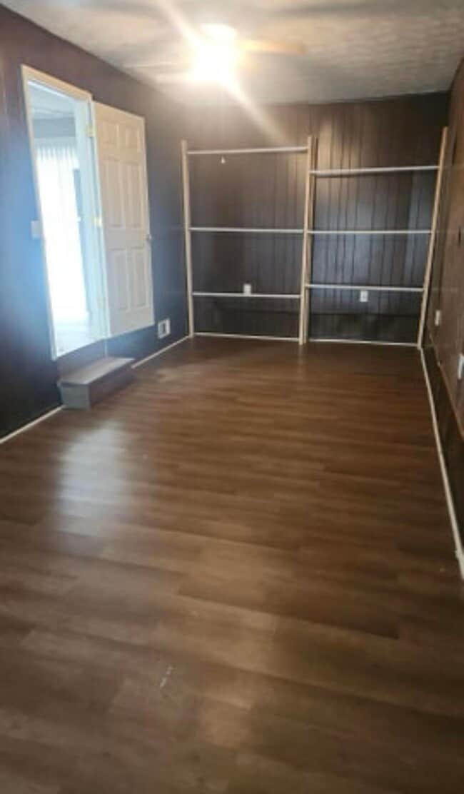 Building Photo - 1208 Venetian Cir