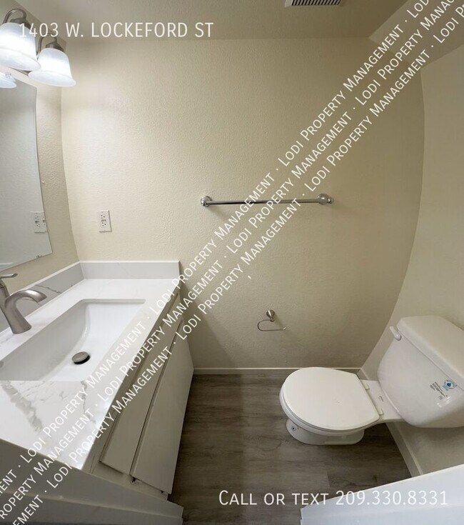 Building Photo - 1403 W Lockeford St
