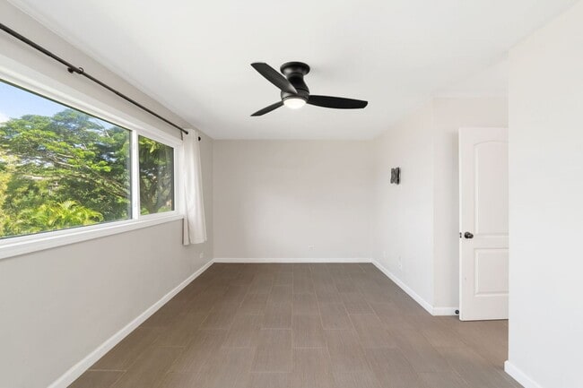 Building Photo - Experience Island Living at Its Finest in ...
