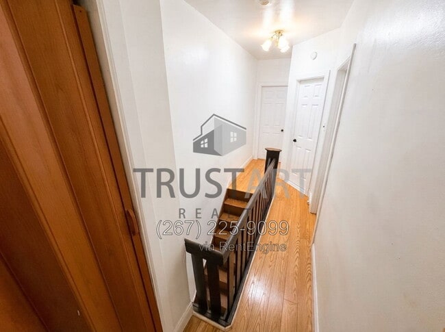 Building Photo - 4747 N Mascher St