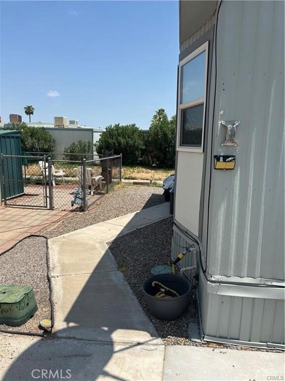 Building Photo - 670 Channel Way