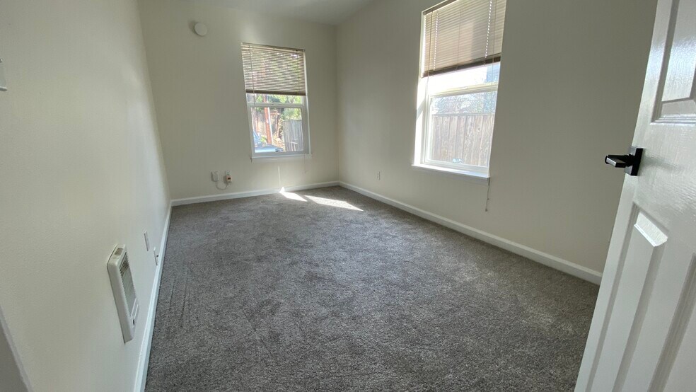 Building Photo - 3724 N Albina Ave