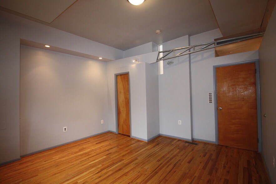Building Photo - 1164 S Darien St