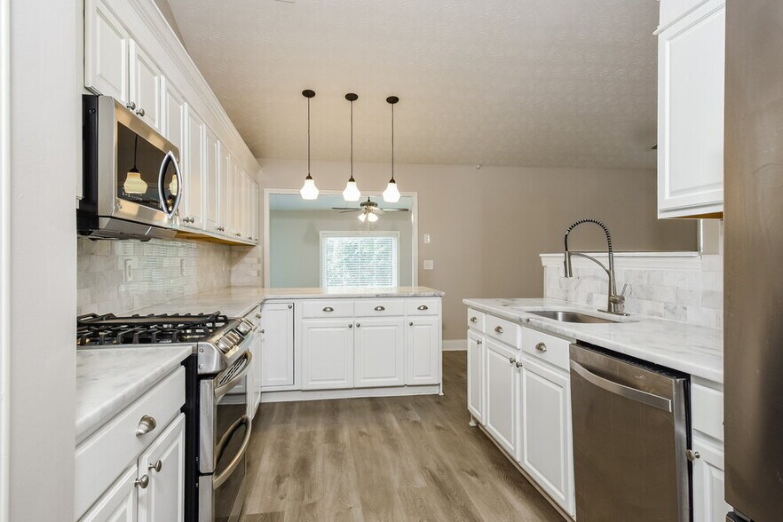 Building Photo - 3223 Deer Valley Dr NW