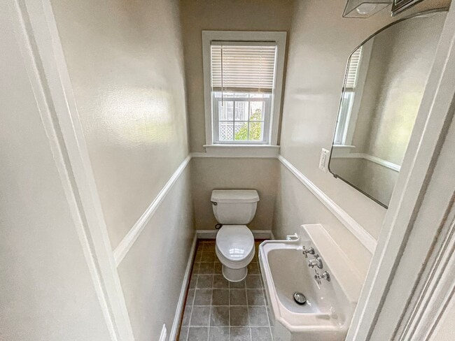 Building Photo - Classic 3 Bedroom 1.5 Bathroom Colonial In...