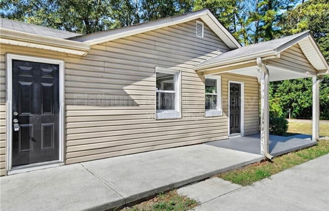 Building Photo - 2612 Loghaven Dr NW