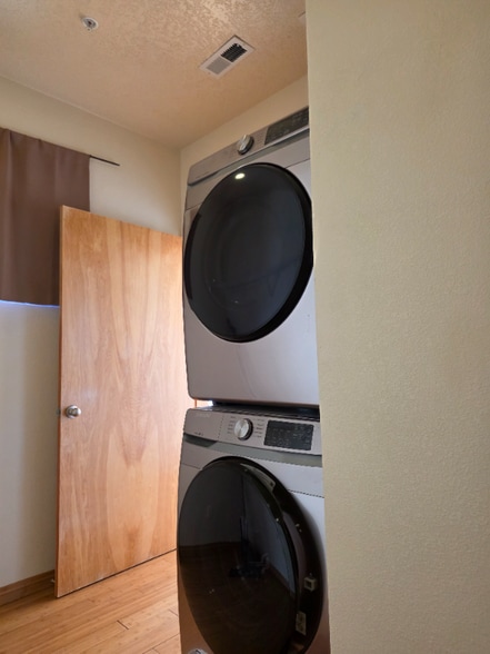 Building Photo - 893 Silver Ave SW