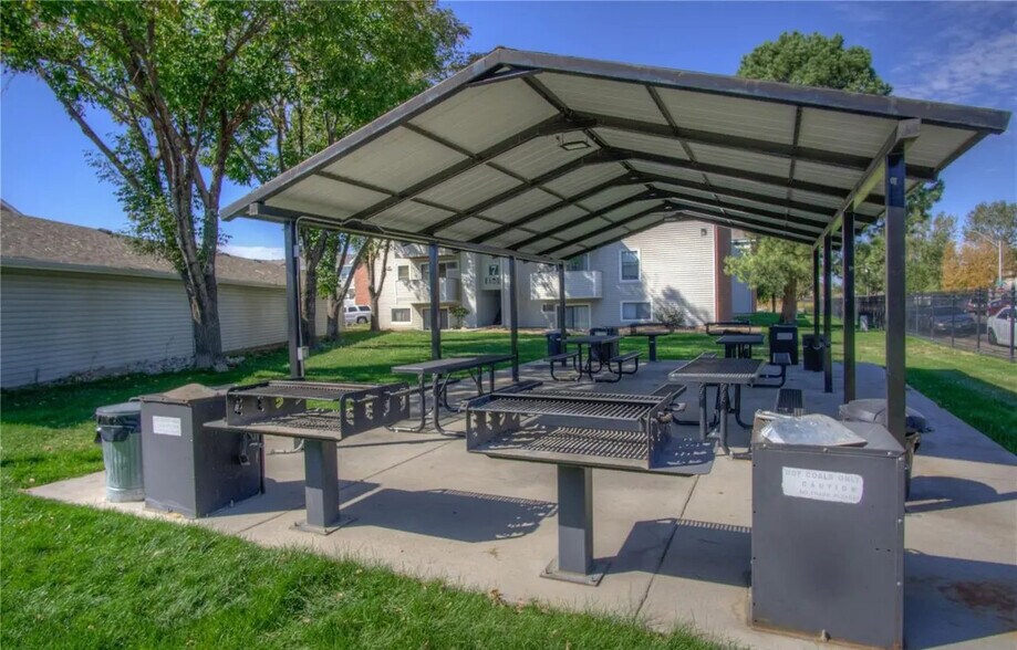 Building Photo - 10150 E Virginia Ave